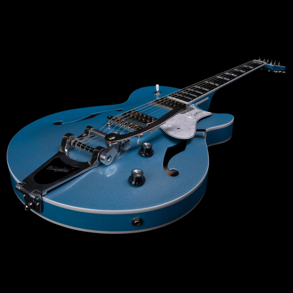 Montreal Premiere LTD Imperial Blue | Godin Guitars