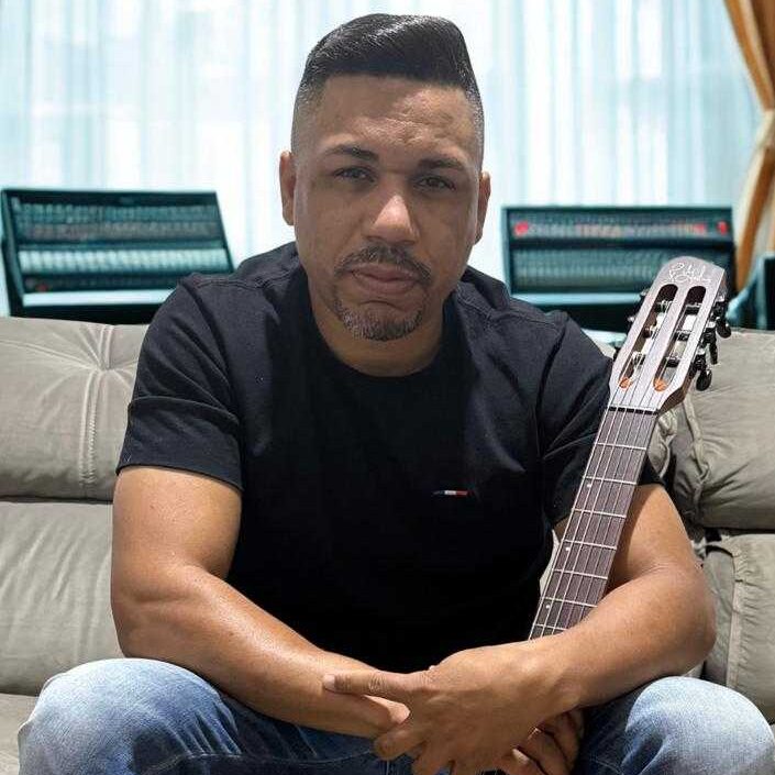 Rodrigo Mendes  Primero Tom