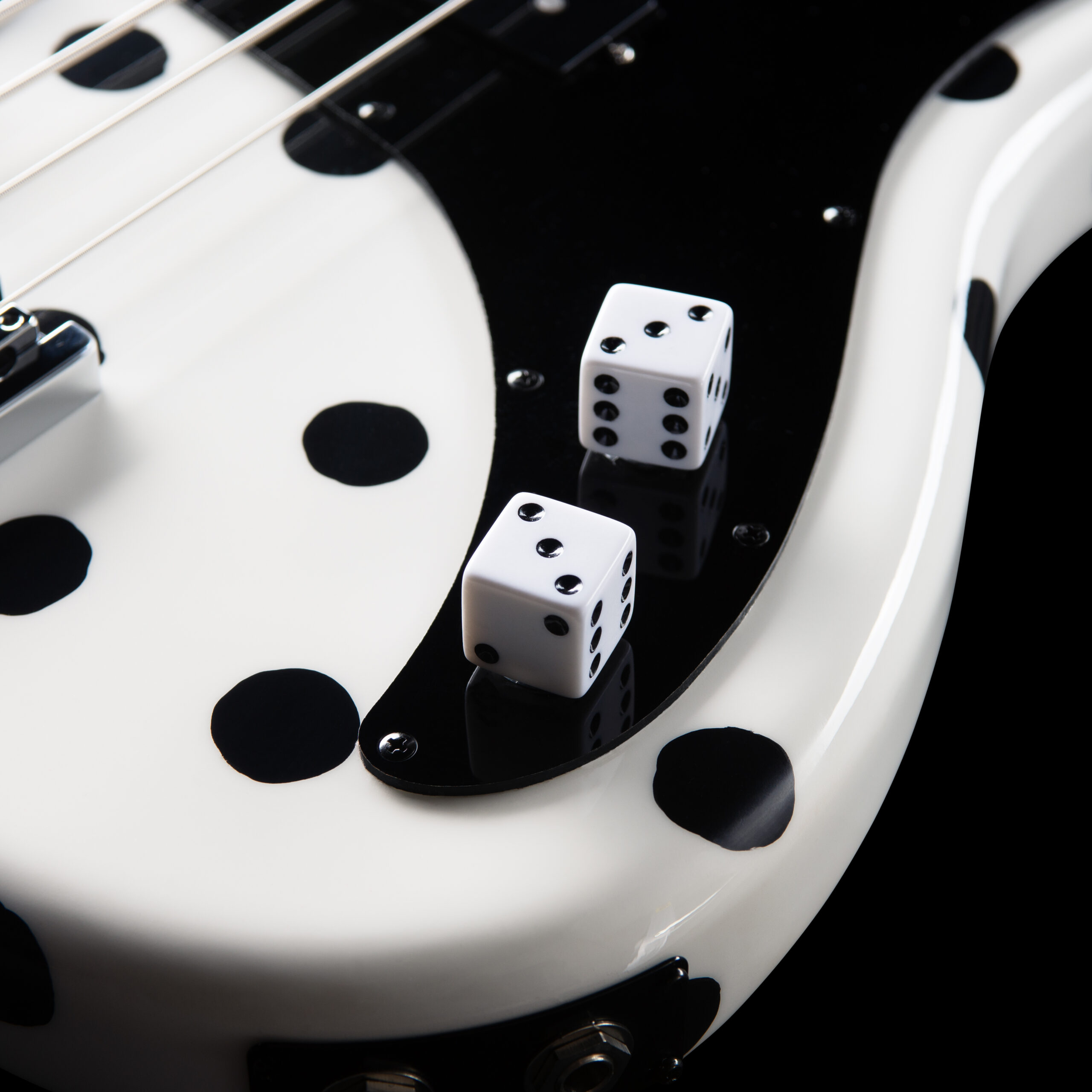 Body and dice knobs